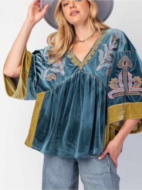 Tops - Blue Green Teal Velvet Boho Vneck Top Sz M